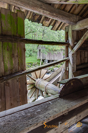 Sag, Kvednaholo, Ritland