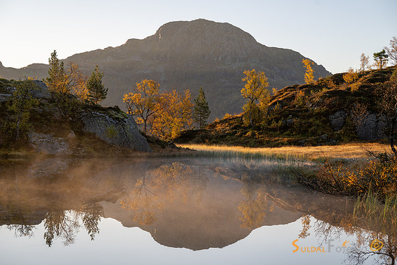 Haustfargar ved tjernet