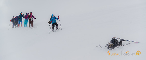 Gruppe på skitur