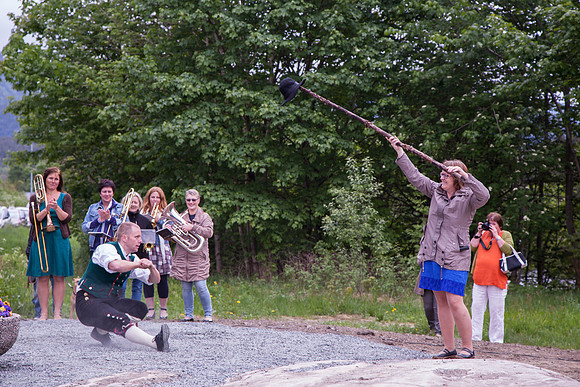 Opning av Høsebrua