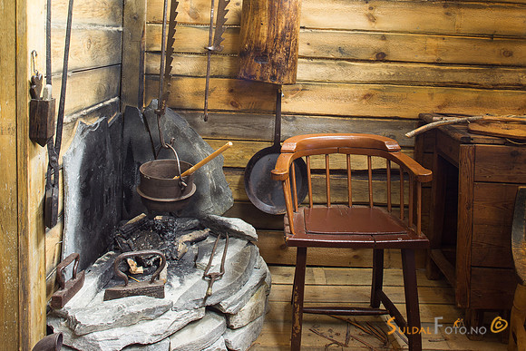 Fra Hjelmeland museum