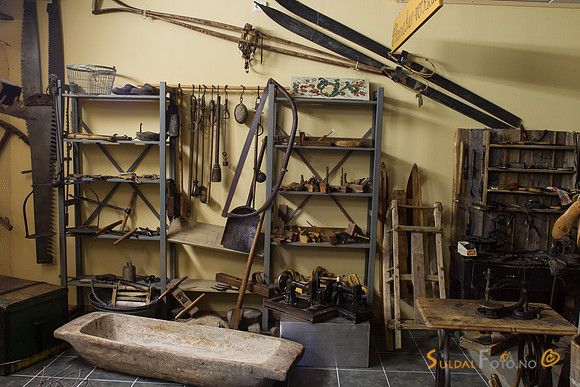 Fra Hjelmeland museum