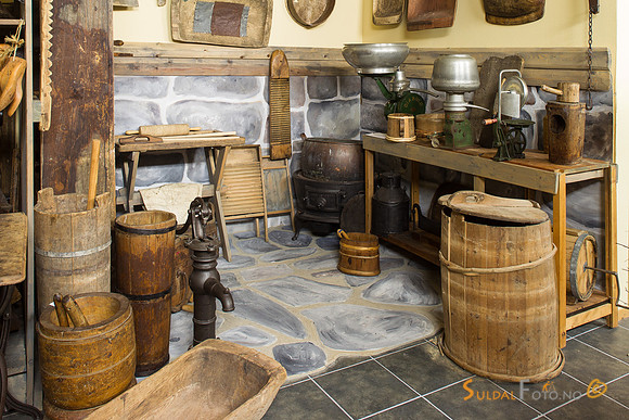 Fra Hjelmeland museum
