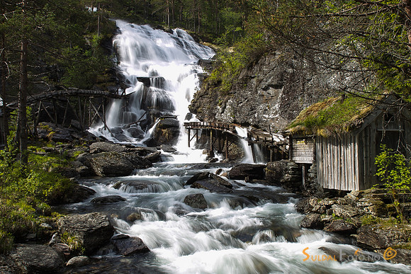 Fossen og kvernhus på Hustveit